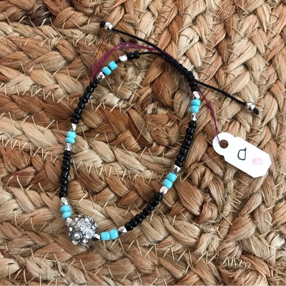 ▪️Adjustable Beaded Bracelet
